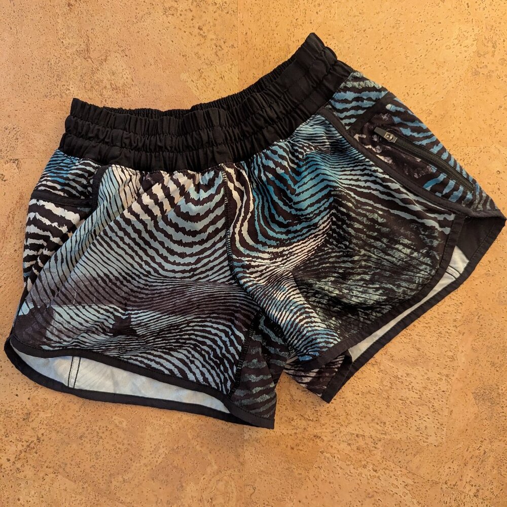 Size 6 Lululemon seawheeze shorts
